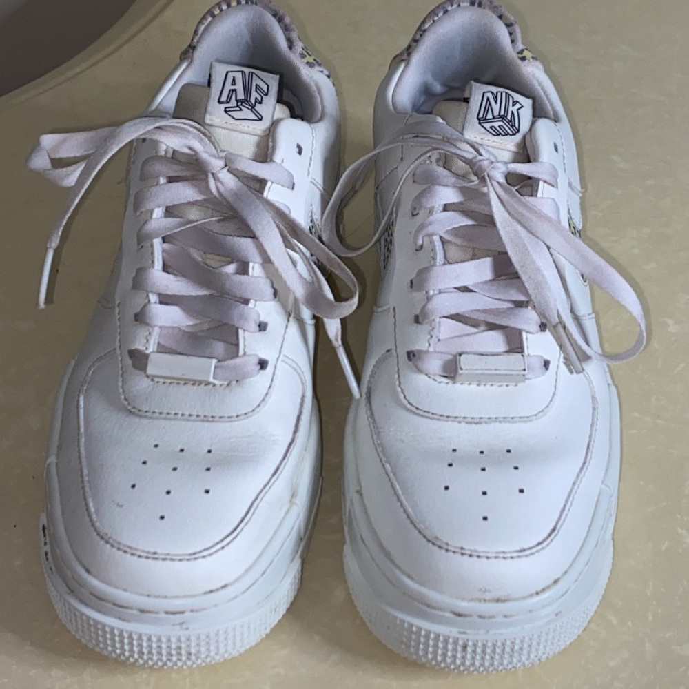 WMNS NIKE AIR FORCE 1 AF1 PIXEL SAIL-LIGHT LEMON TWISH-BLACK SZ 8 DH9632-101